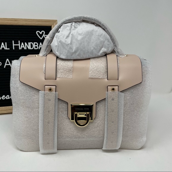 Michael Kors - Manhattan Medium Satchel - Picture 3 of 10